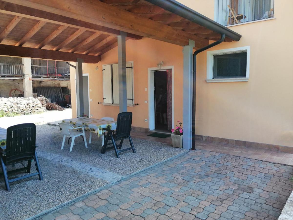CASCINA LEGNAGO near Garda lake - trilocale Villanuova sul clisi Exterior foto