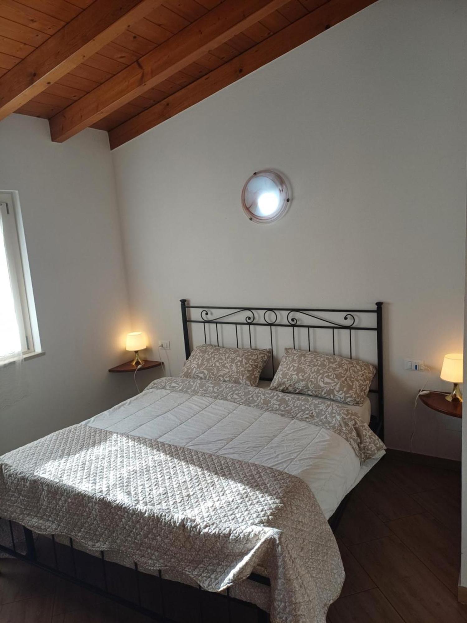 CASCINA LEGNAGO near Garda lake - trilocale Villanuova sul clisi Exterior foto
