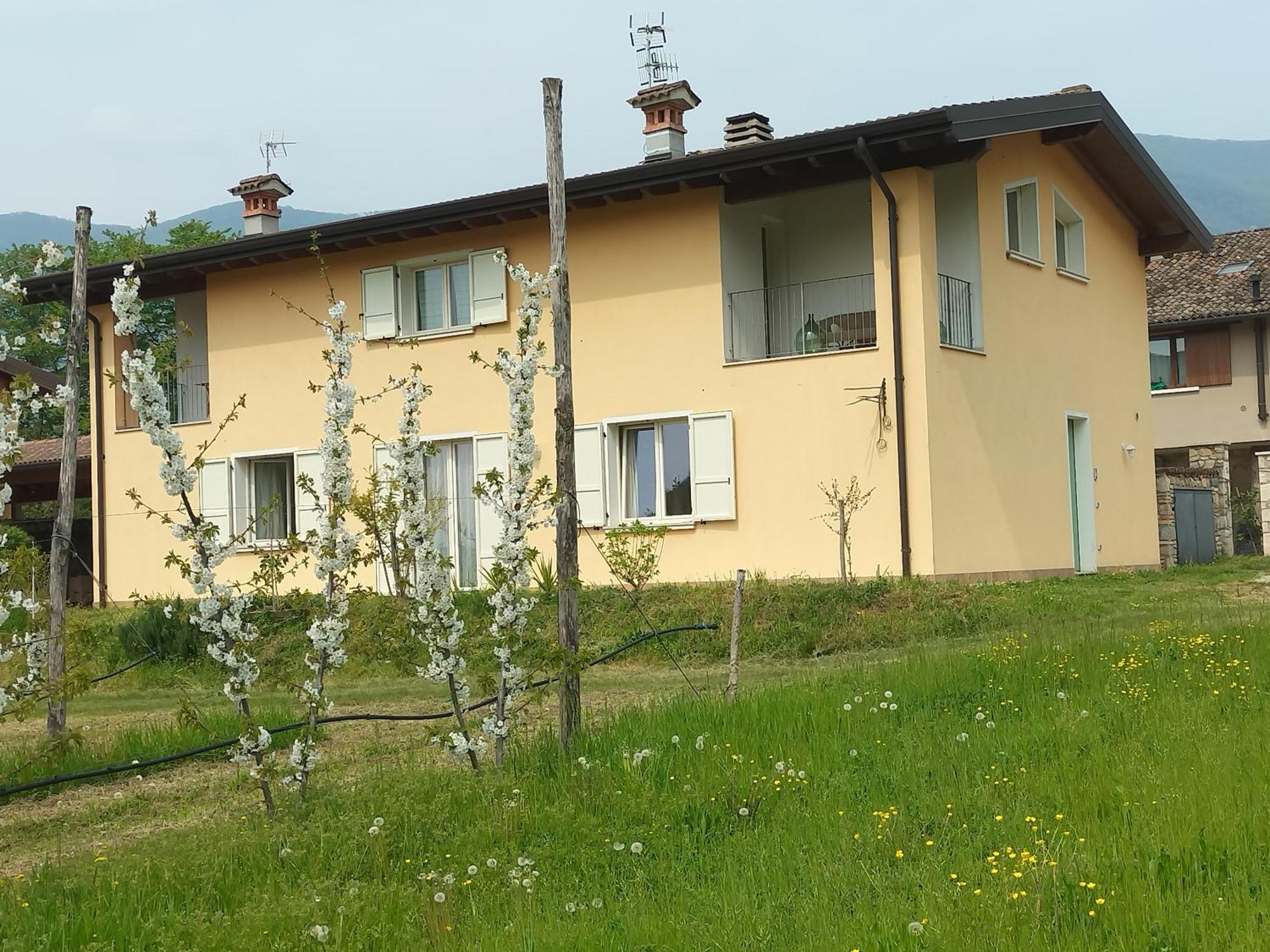 CASCINA LEGNAGO near Garda lake - trilocale Villanuova sul clisi Exterior foto